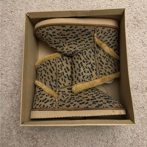 NIB Cheetah Print Fur Lined Booties